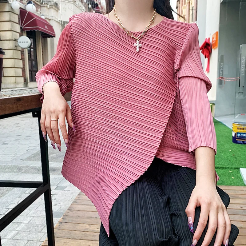

Miyake Pleated Top for Women Round Neck Irregular T-shirt Long Sleeve New Fashion Western Style Design Sense Spring Summer 2023