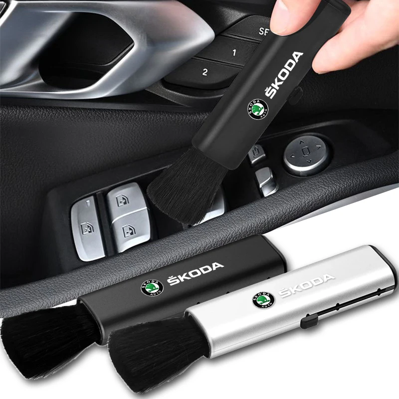 RetractableCarcleaningbrushCarDashboardCleaningToolsForSkoda