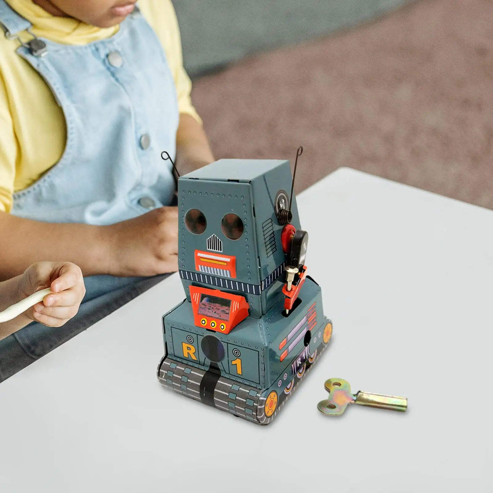 Windup Robot Toy Antique Home Office Novelty Tabletop Decor Tinplate Clockwork Collections Surprise Birthday Memories Party