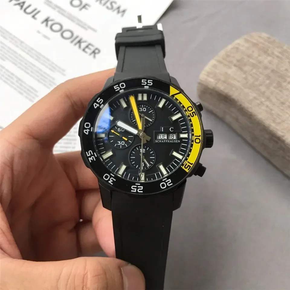 

2023 Top Original Luxury Brand AAA Pilot Chronograph Silver Case Mens Belt Multifunctional Quartz Chronograph Movement Watch
