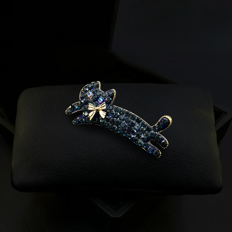 1895 Cute Blue Cat Brooch Exquisite High-End Retro Crystal Kitten Corsage Clothes Accessories Women's Suit Neckline Pin Jewelry