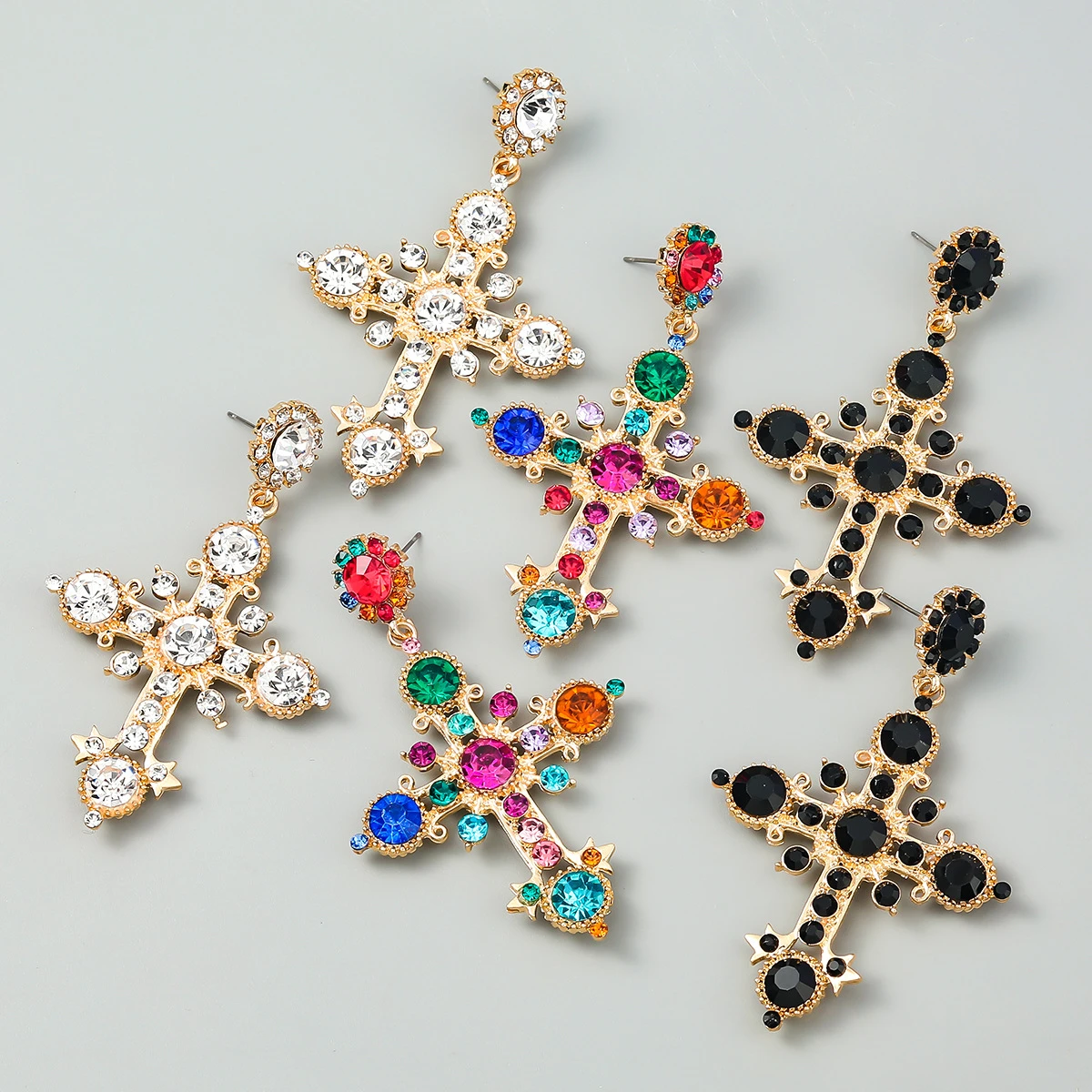 Boucles d'oreilles en perles baroques en forme de croix