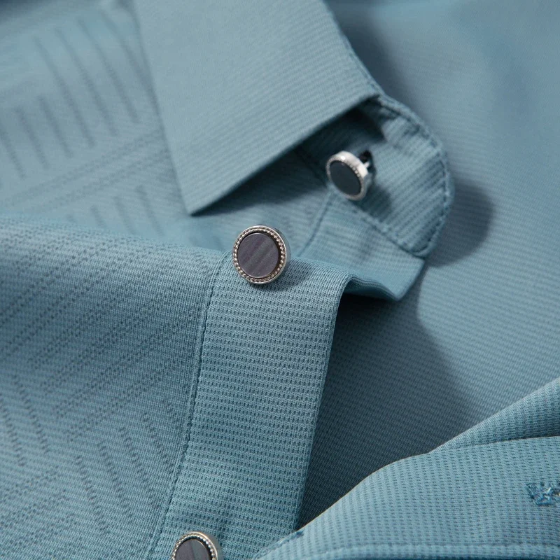 Polo elegante da uomo con motivo a righe, a maniche corte, casual, slim fit, per occasioni semi-formali e uso quotidiano. - immagine 5