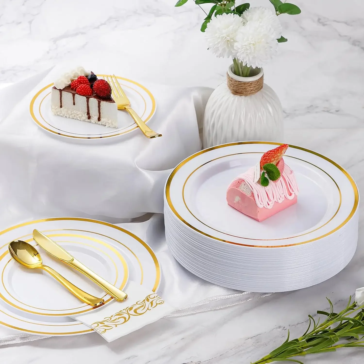 700 Piece Gold Dinnerware Set for 100 Guests Disposable for Party Include Gold Rim Dinner Plates Dessert Plates Paper Napkins