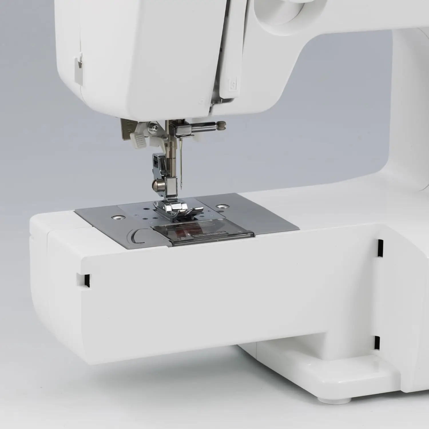 Xm3700 Machine, 37 Built-In Stitches, 5 Included Sewing Feet, 17.5 X 7.6 X 14.25 Inches, White 4