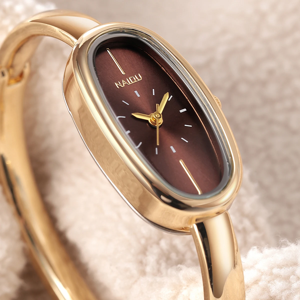 Orologio al quarzo dettaglio quadrante