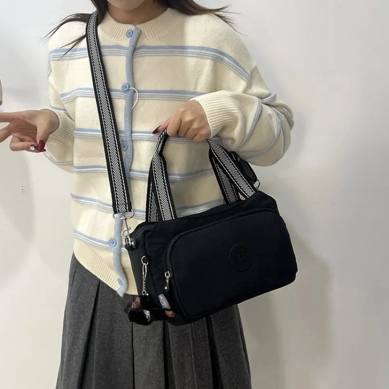 Borsa fasciatoio alla moda per donna, borsa a tracolla in pelle di lusso, forma quadrata unica, stile retrò originale per feste o tempo libero - immagine 3