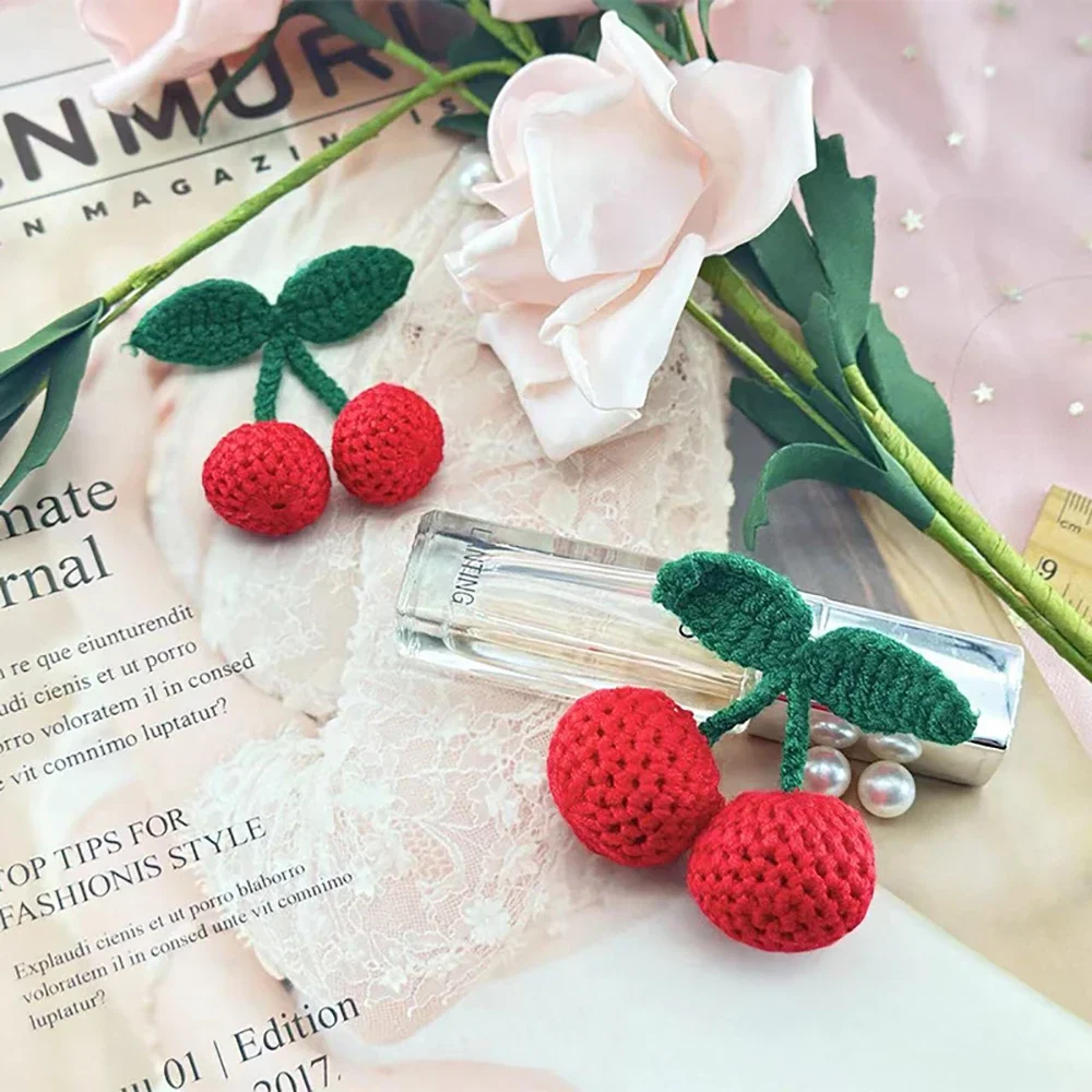 10/20Pcs Knitted Red Cherry Hook Weaving Ornaments Fruit Chest Flower Yarn Cute Bag Clothing Pendant Decorations DIY Accessories