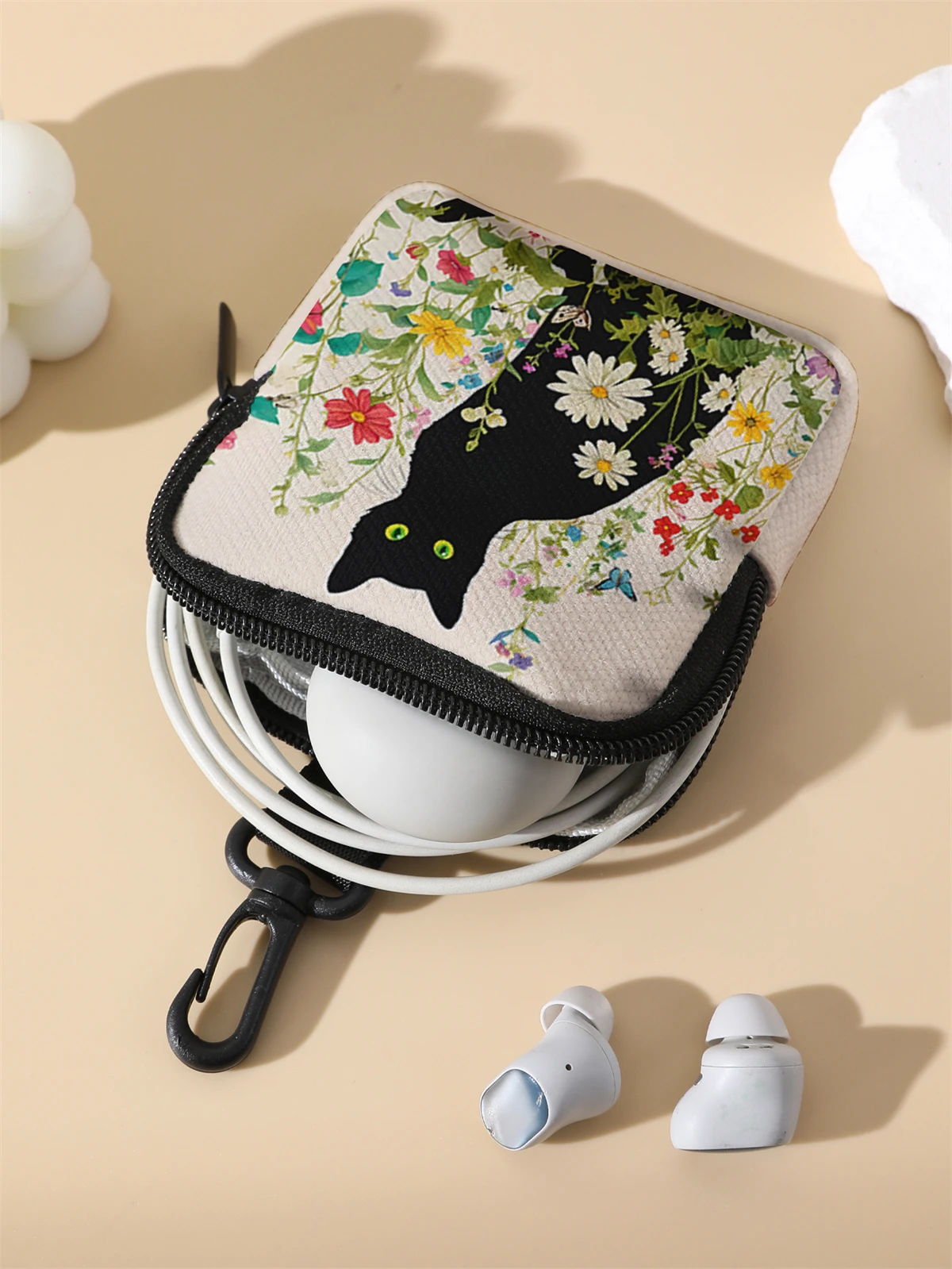 Cat patterned large capacity coin wallets, digital printed coin wallets, and storage bags are ideal choices for gifts