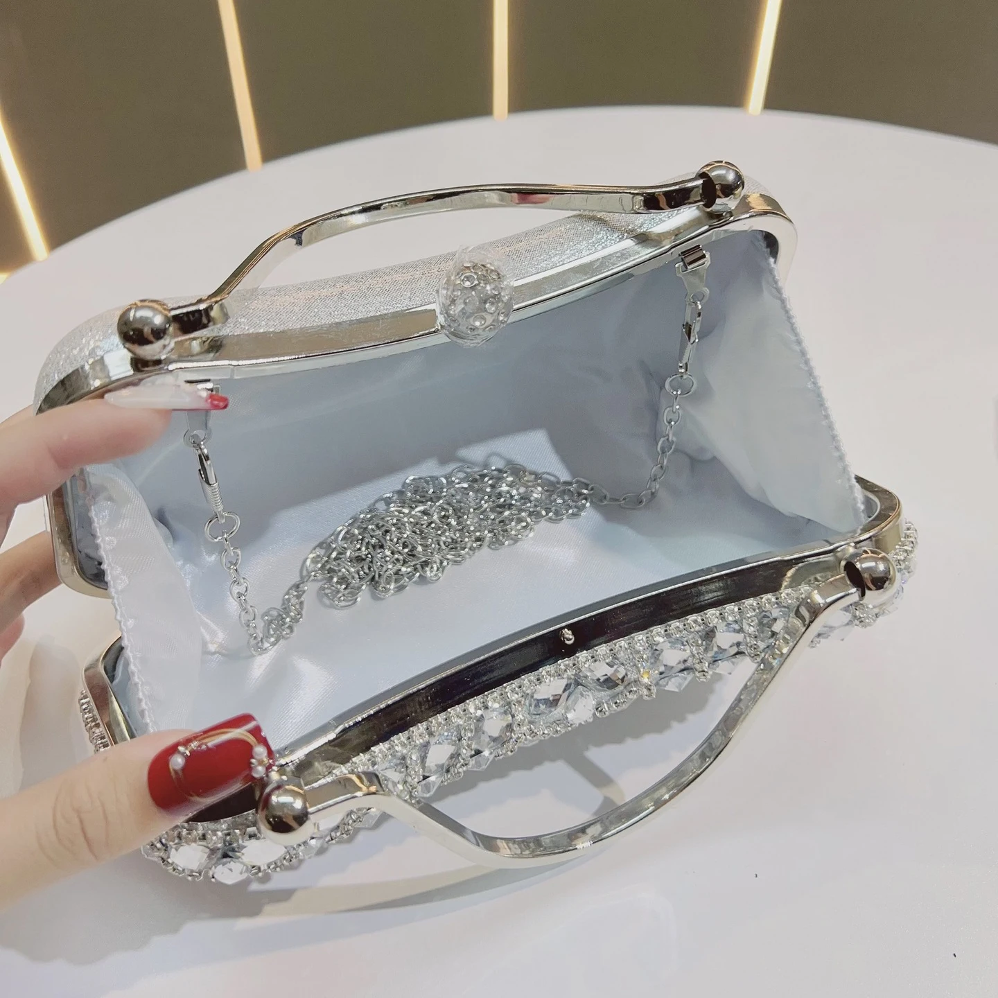 Metal Top Handle Tassel Evening Banquet Bag Glitter Wrist Bag Box Handbag Large Capacity Rhinestone Ladies Clutch Bag Women 2026