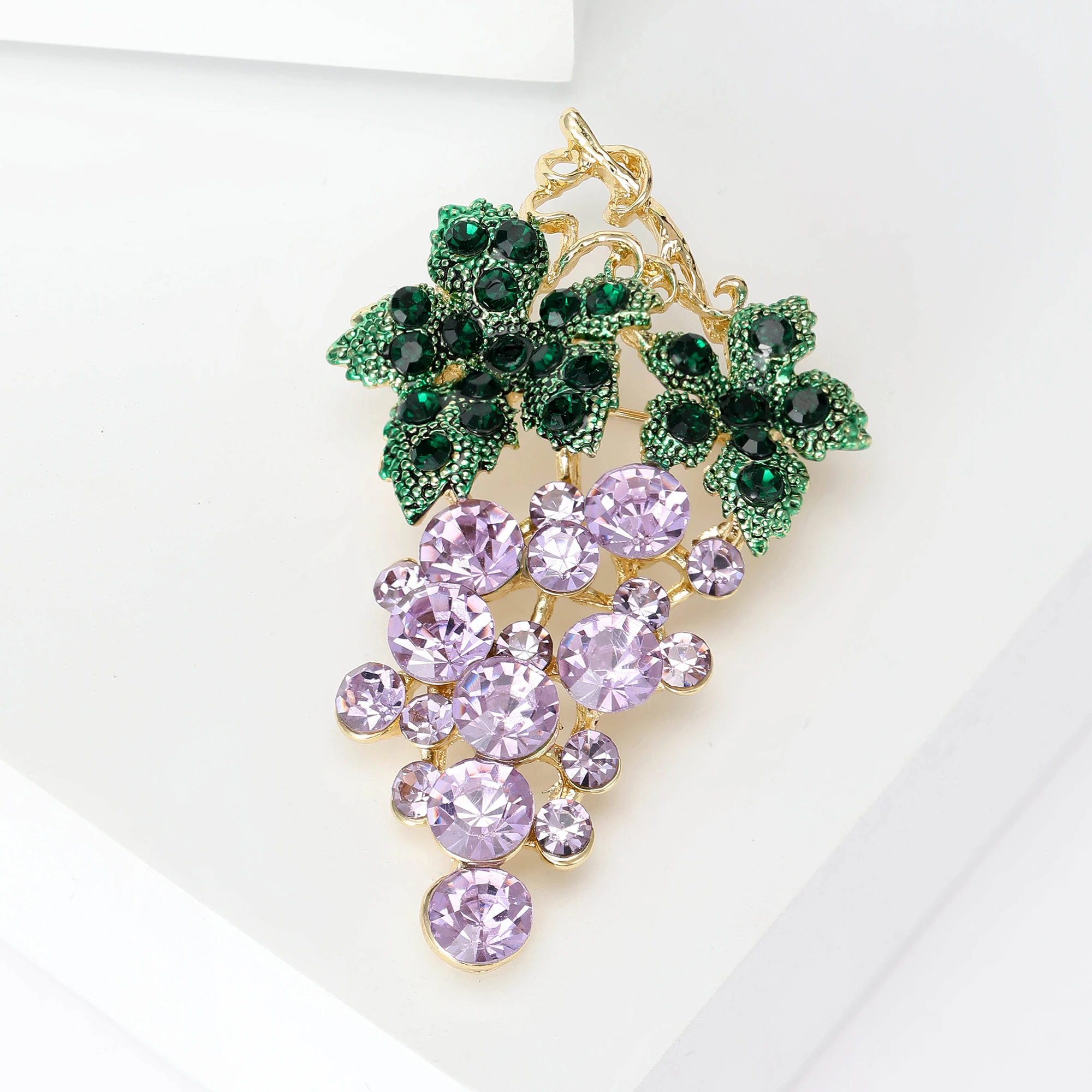 Spilla A Forma Di Grappolo D’Uva Con Strass – Accessorio Moda Donna Viola - 2