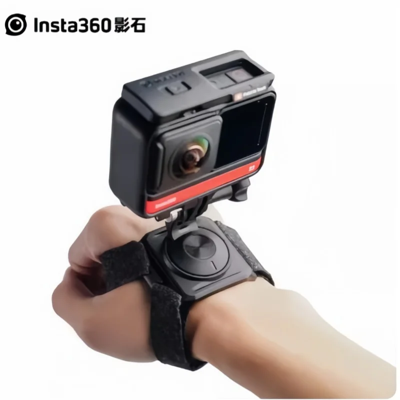 Gros plan sur le support dragonne Insta360 avec attache robuste maintenant la caméra 360° en sécurité. Achetez le support dragonne original Insta360 pour caméra 360° - livraison rapide.