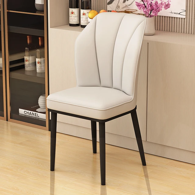 Light grey black leg