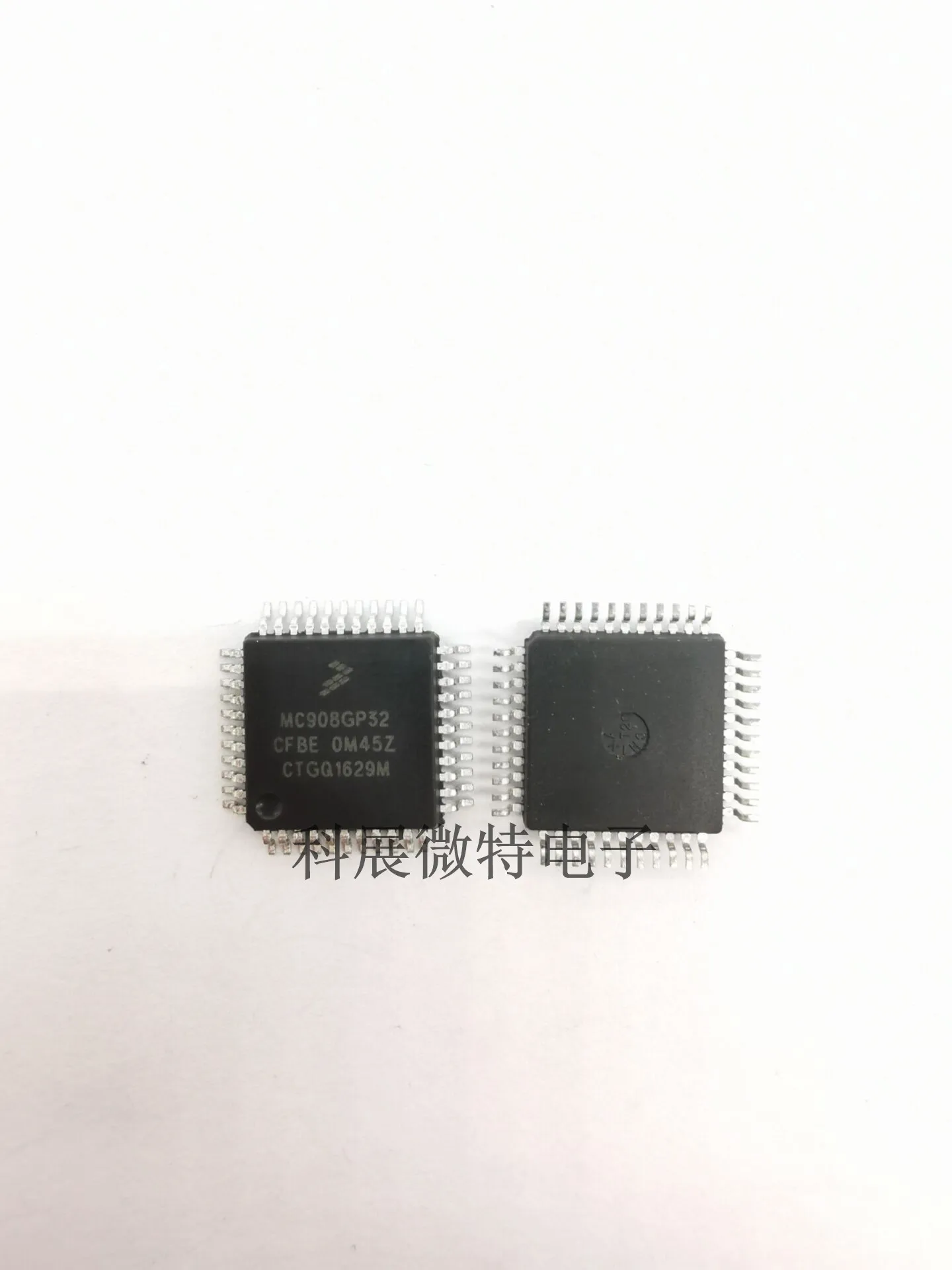 

MC908GP32CFBE MC908GP32 LQFP-44 Integrated chip Original New