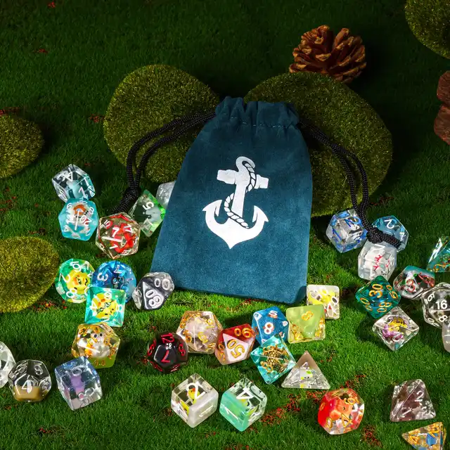 HNCCESG 7 Pièces Jeu De Dés DND Dés Polyédriques Métal Dés Hollow Dés D4 D6 D8 D10 D12 D20 D% Pour Donjons Et Dragons MTG RPG (Bleu Argenté Pâle