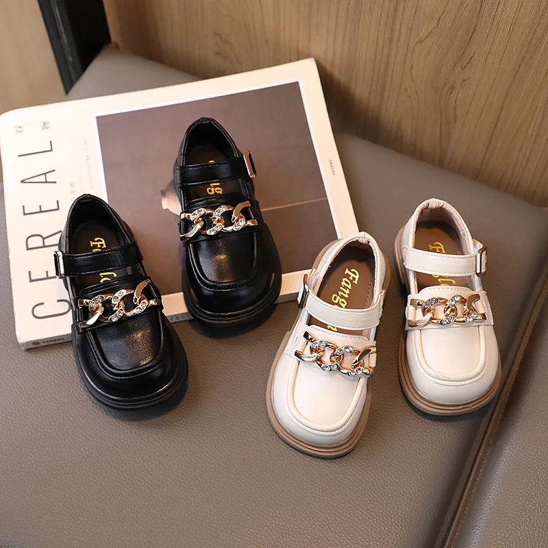 

2023 Autumn Girls' Leather Shoes Princess Metal Chain Baby Soft Soled Children's Loafers Rubber Non-slip Kids Flat Casual Shoes