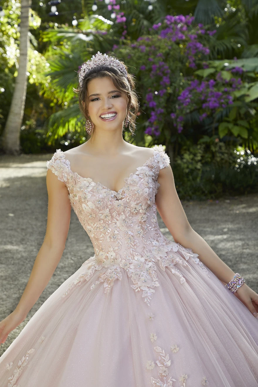 Blush Pink Quinceanera Dress 2024 Ball Gown Lace Appliques Crystal Beaded Pageant Birthday Party Gown Sweet Robes YQD99