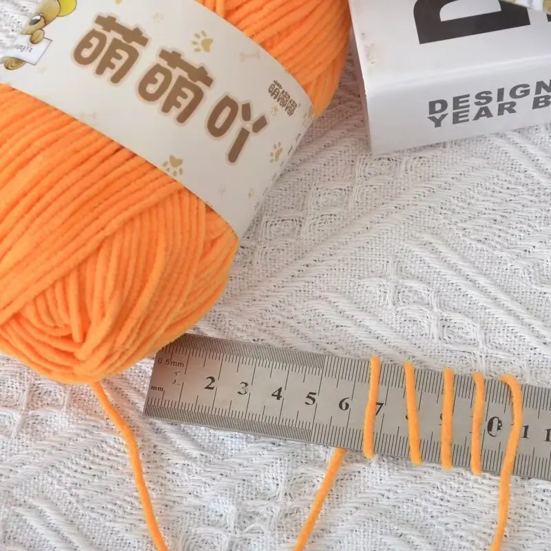 2 Stücke Samt Hand stricken Matte Chenille Garn Puppe Faden Häkeln Linie Gestrickte Häkeln Pullover Slipper Hut Schal Amigurumi – Detail 2