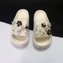 Hot Sale Sweet Cute sum Five flower designer Elegant Vintage Pearl Chain Shoe Jewelry All-match Shoe flower for croc Charms