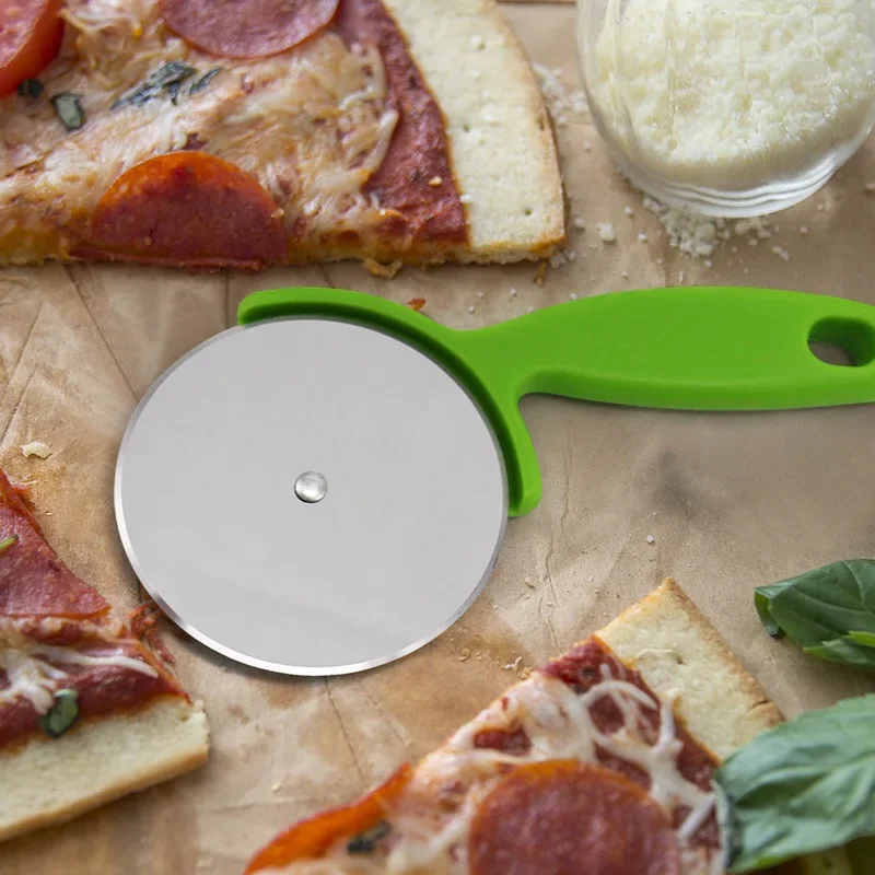 Home stainless steel pizza roller cutter, creative circular single wheel pizza cutter, portable and easy to clean