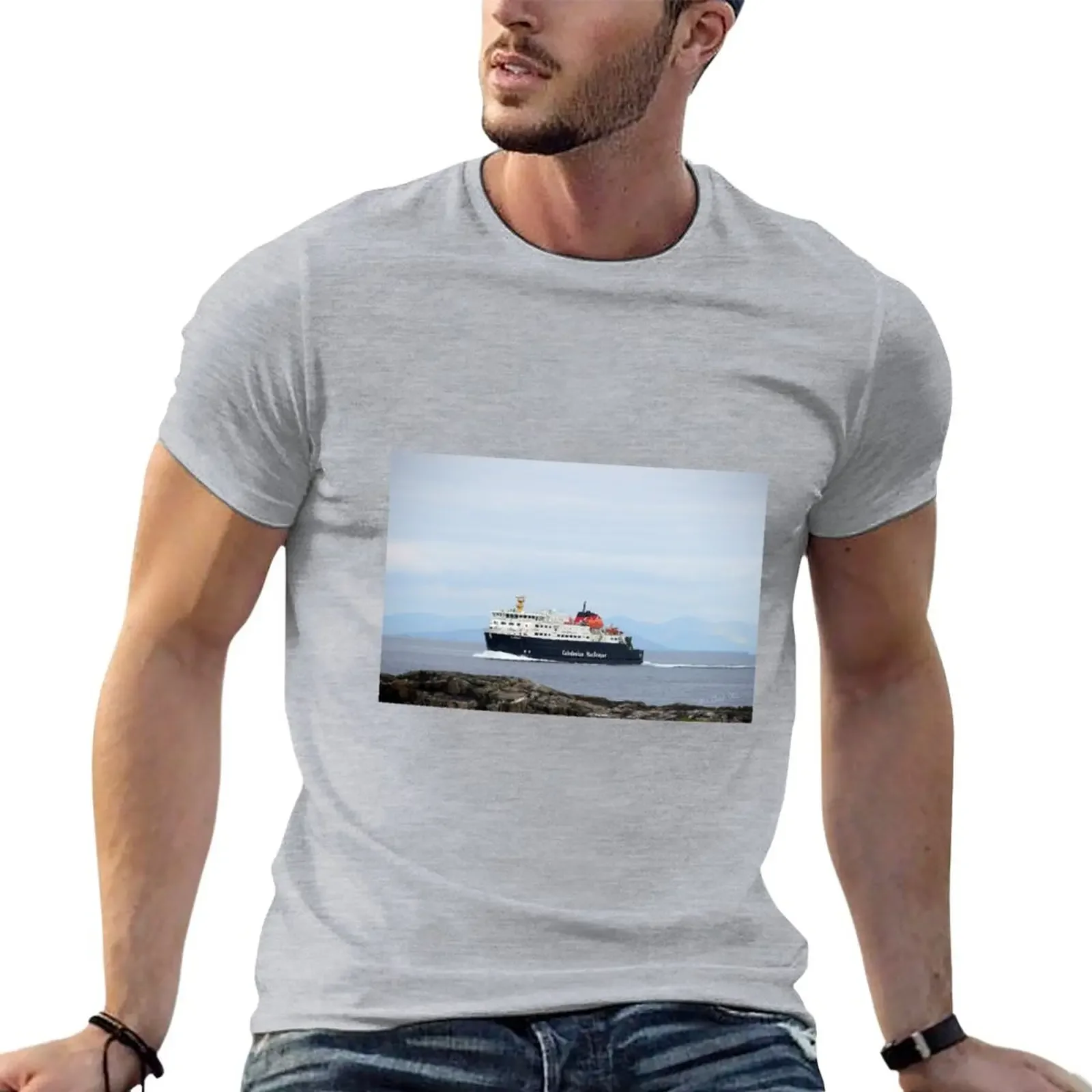 

MV Clansman Arriving at Tiree T-Shirt customizeds quick-drying Short sleeve tee slim fit t shirts for men