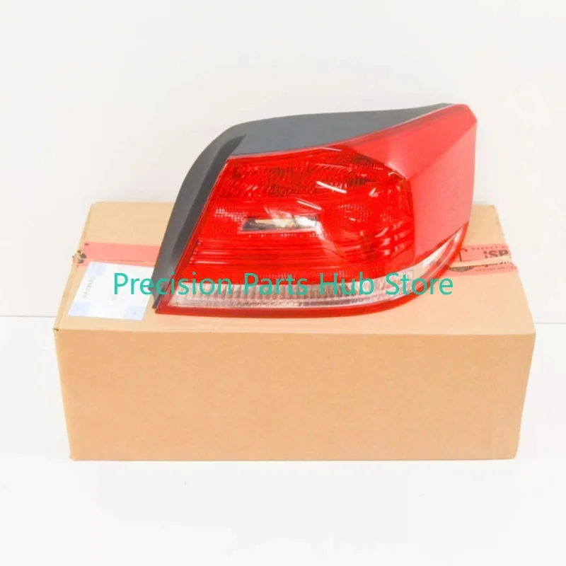 Robust Car Parts Rear Tail Light Set For Renault Master MK4 & Nissan NV400 2010+