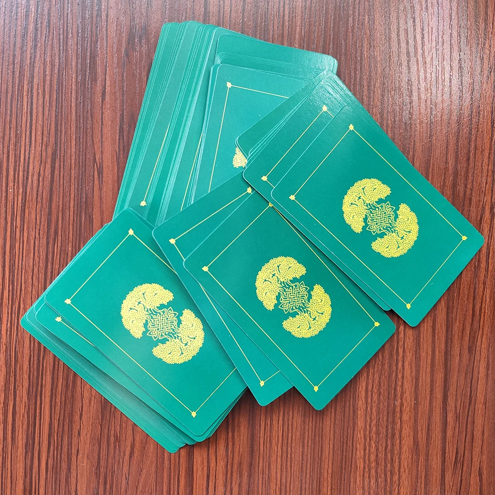 The Wildwood Divination Tarot Deck with a glossy, smooth and easily shuffled surface, it is durable 2