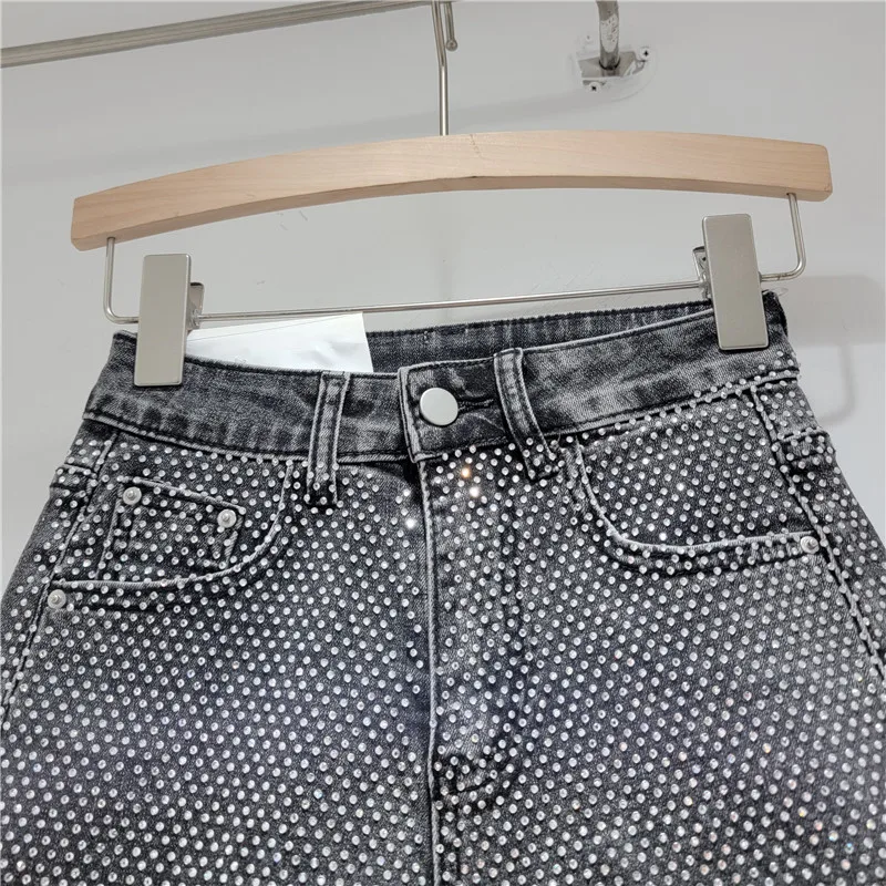 Fashion Rhinestone Denim Shorts For Women 2024 Summer New High Waist Slimming All-Matching Raw Edge A-line Booty Short Pants