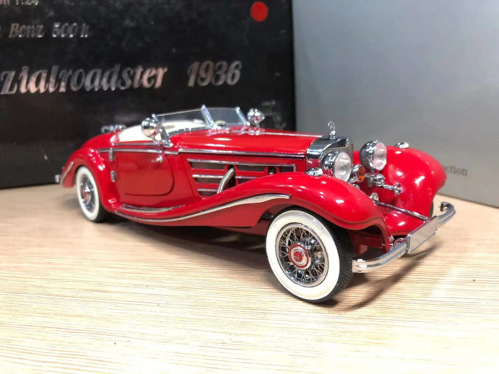 

CMC 1:24 500K Roadster 1936 Vintage Car Alloy Fully Open Simulation Limited Edition Alloy Metal Static Car Model Toy Gift