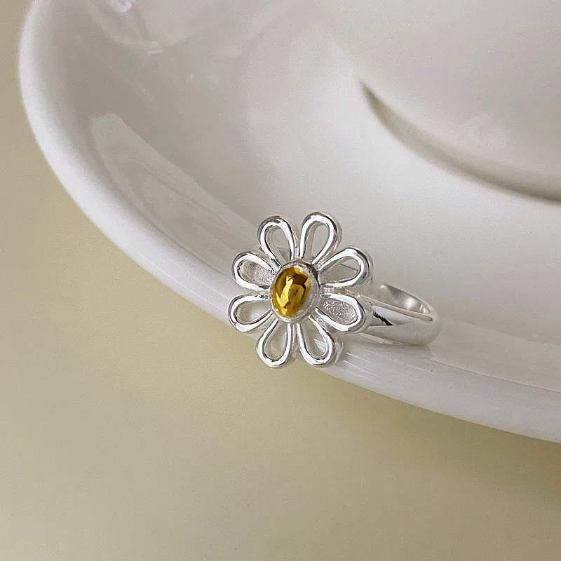 Silver Color Sweet Hollowed Out Daisy Rings for Women Fashion Flower Statement Adjustable Ring Party Jewelry Gifts