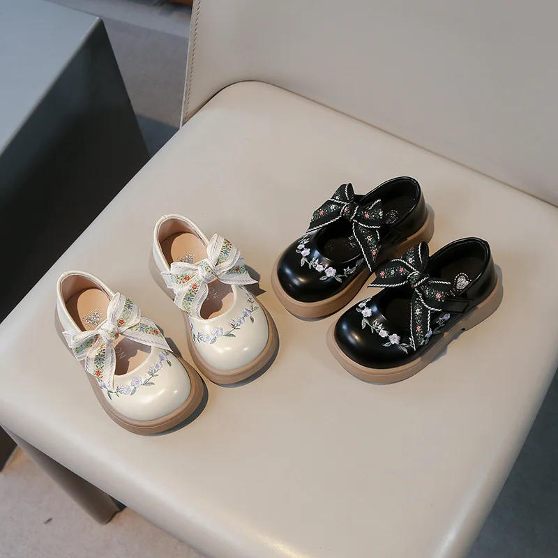 New Spring Girls Leather Shoes Sweet Embroidered Children Princess Shoes Elegant Bowknot Kids Fashion Causal Mary Jane Hot