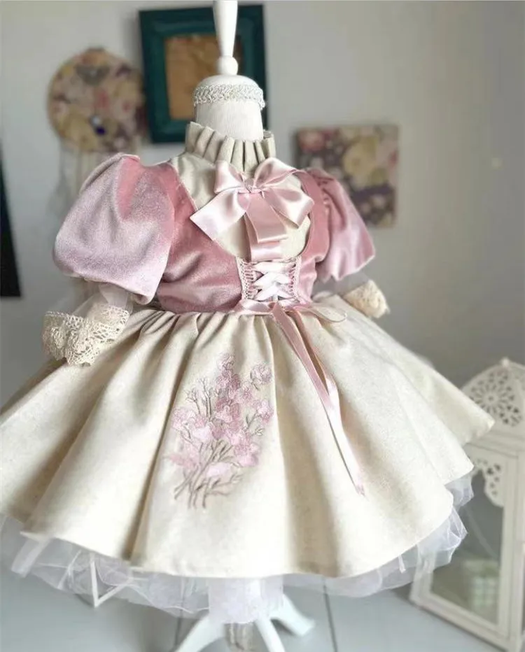 فستان الأميرة التركي العتيق المطرز بالزهور الوردية...