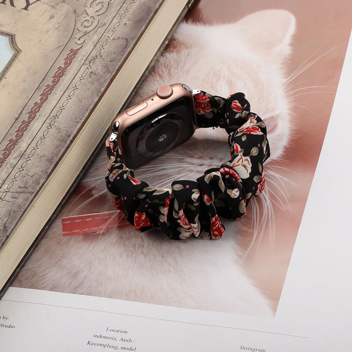 รูปสินค้า Scrunchie น่ารัก ปรับยืดหยุ่น สำหรับ Apple Watch