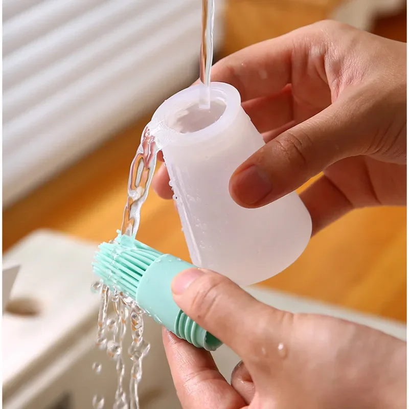 Barbecue Oil Brush Oil Dispenser with Brush High Temperature Resistant Silicone Seasoning Bottle Kitchen Baking Gadgets,oil sprayer,oil brush,silicone basting brush,oil bottle brush