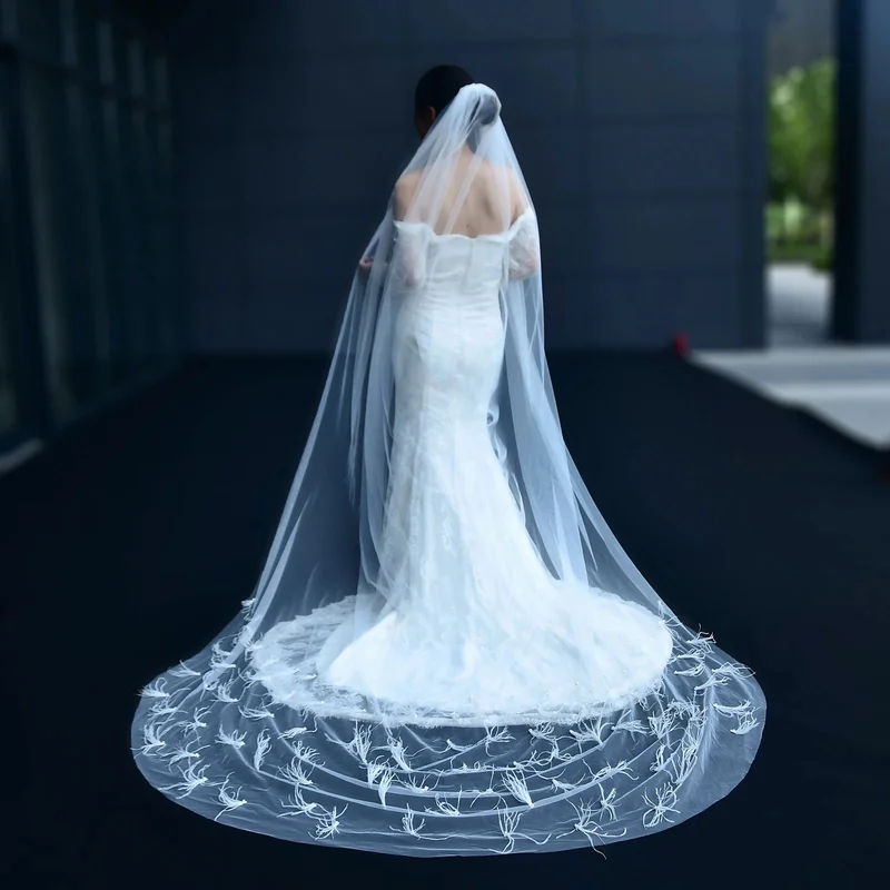 

V22 1 Tier Bridal Veil with Feather Beading Luxury Cathedral Wedding Veil with Comb Bridal Hair Accessories Medine Silk Veil