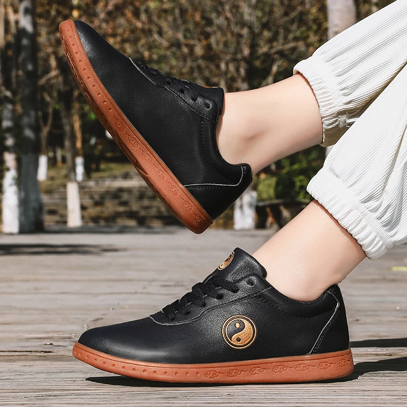 New men's and women's Chinese kung fu performance shoes white and black taiji training shoes karate taekwondo fitness
