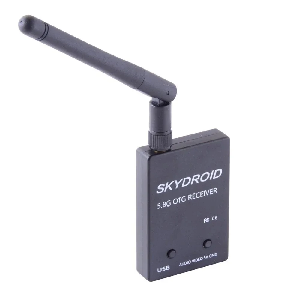 Récepteur FPV Skydroid 5.8Ghz 150CH True Diversity UVC OTG fixé sur un casque VR avec câble OTG pour une expérience immersive