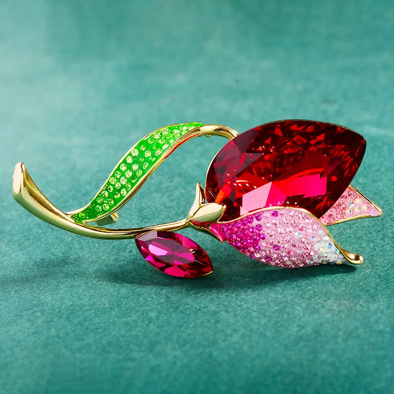2023 Elegant Cubic Zirconia Tulip Brooches Fashion Atmospheric Crystal Flower Corsage Pinswoman Clothes Accessories Wholesale