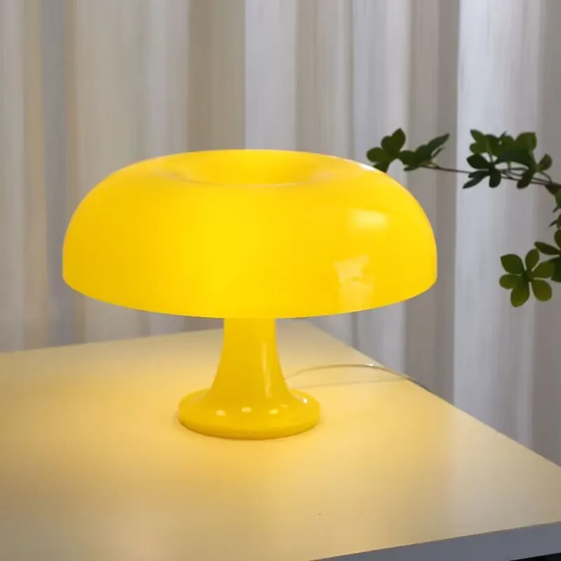 

4 Colors Mushroom Table Lamp for Hotel Bedroom Bedside Living Room Decoration Light Modern Minimalist Desk Lamps With 4 Bulbs