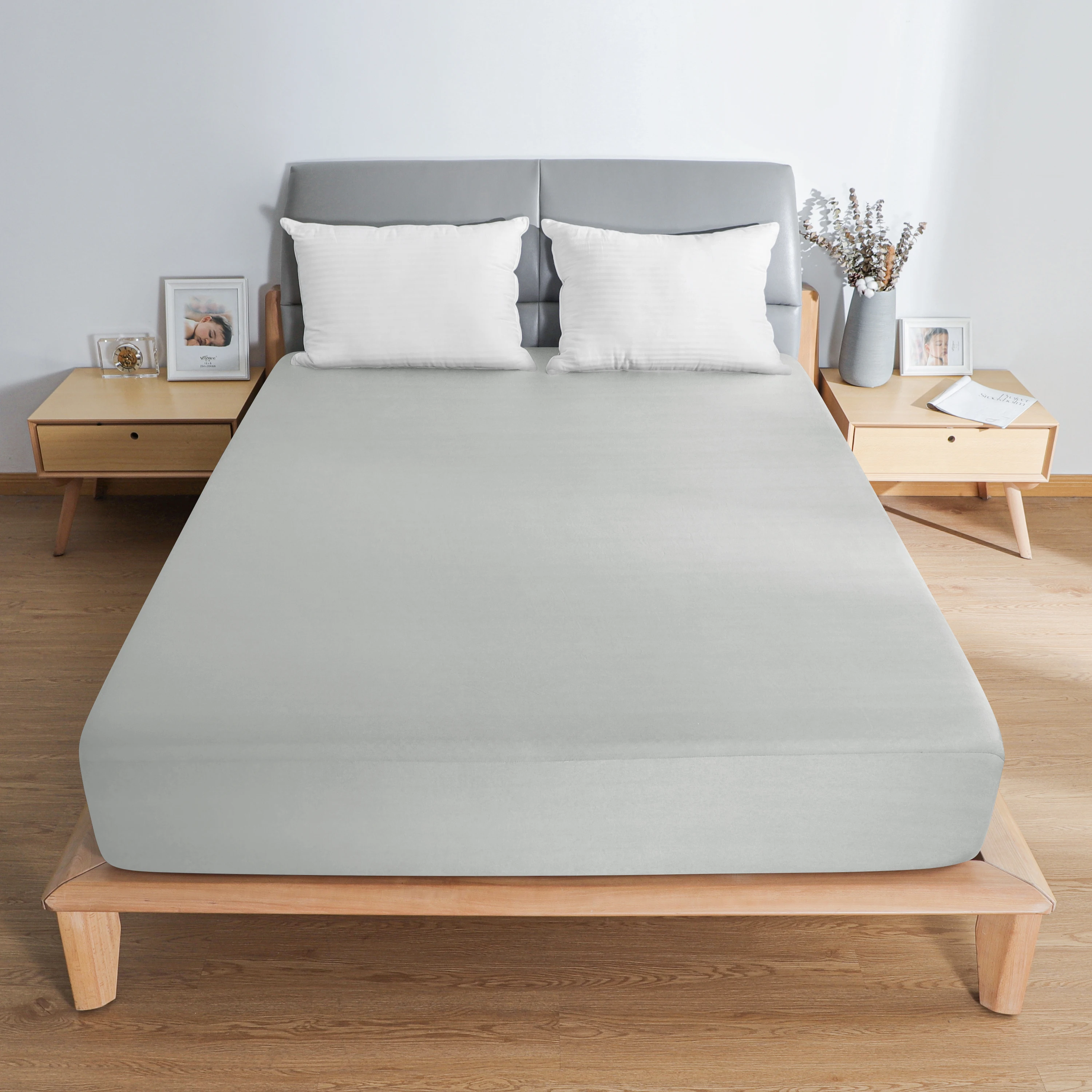 Mattress Protector Waterproof Breathable Fitted Mattress Cover Washable and Easy Care Mattress Cover