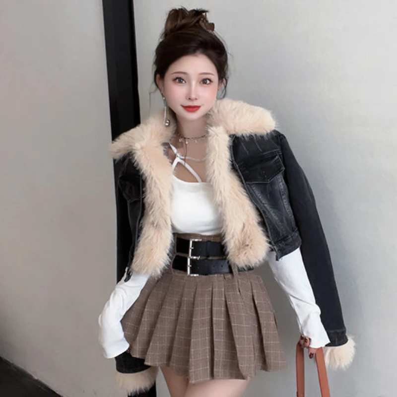 2023 Winter New Women Denim Patchwork Faux Fur Outwear Fleece-Lined Warm Short Outwear Design Sense Niche Retro Denim Jacket