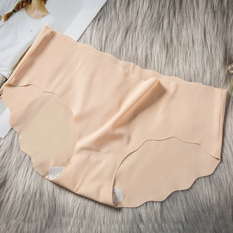 Underwear Women Ice Silk Traceless ultra-thin Wave Girls Comfortable Breathable Solid Color Low Waist Triangle Underwear YSM63