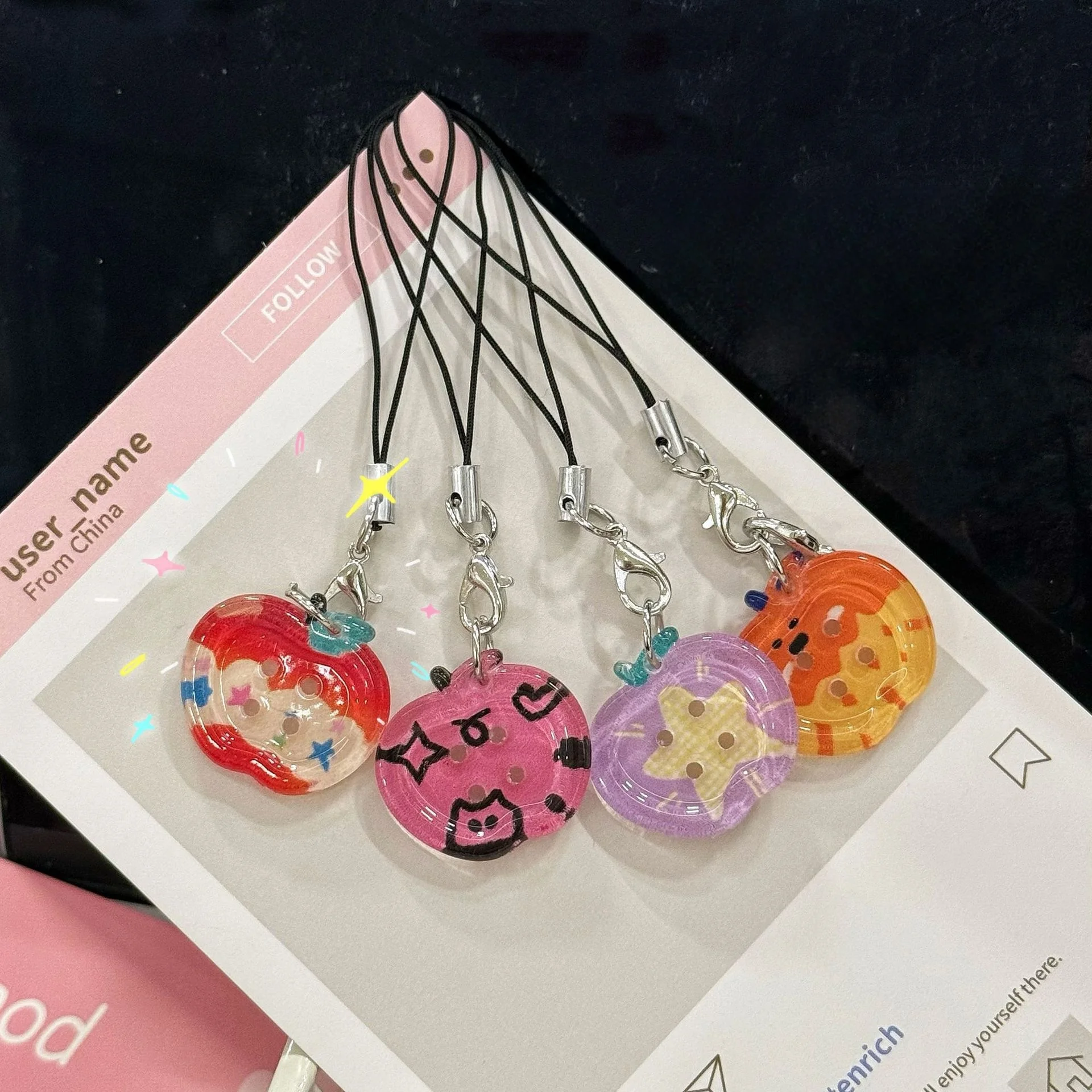 INS 귀여운 버튼 전화 매력 펜던트 Kawaii Airpods 4 iPhone 16 미니 펜던트 액세서리 Schoolbag Ins Korea