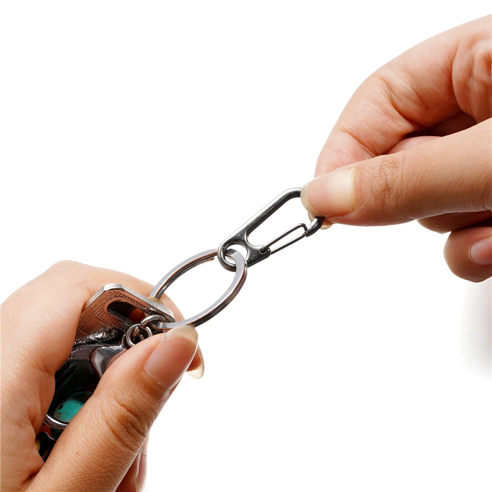 Side profile of a single zinc alloy carabiner