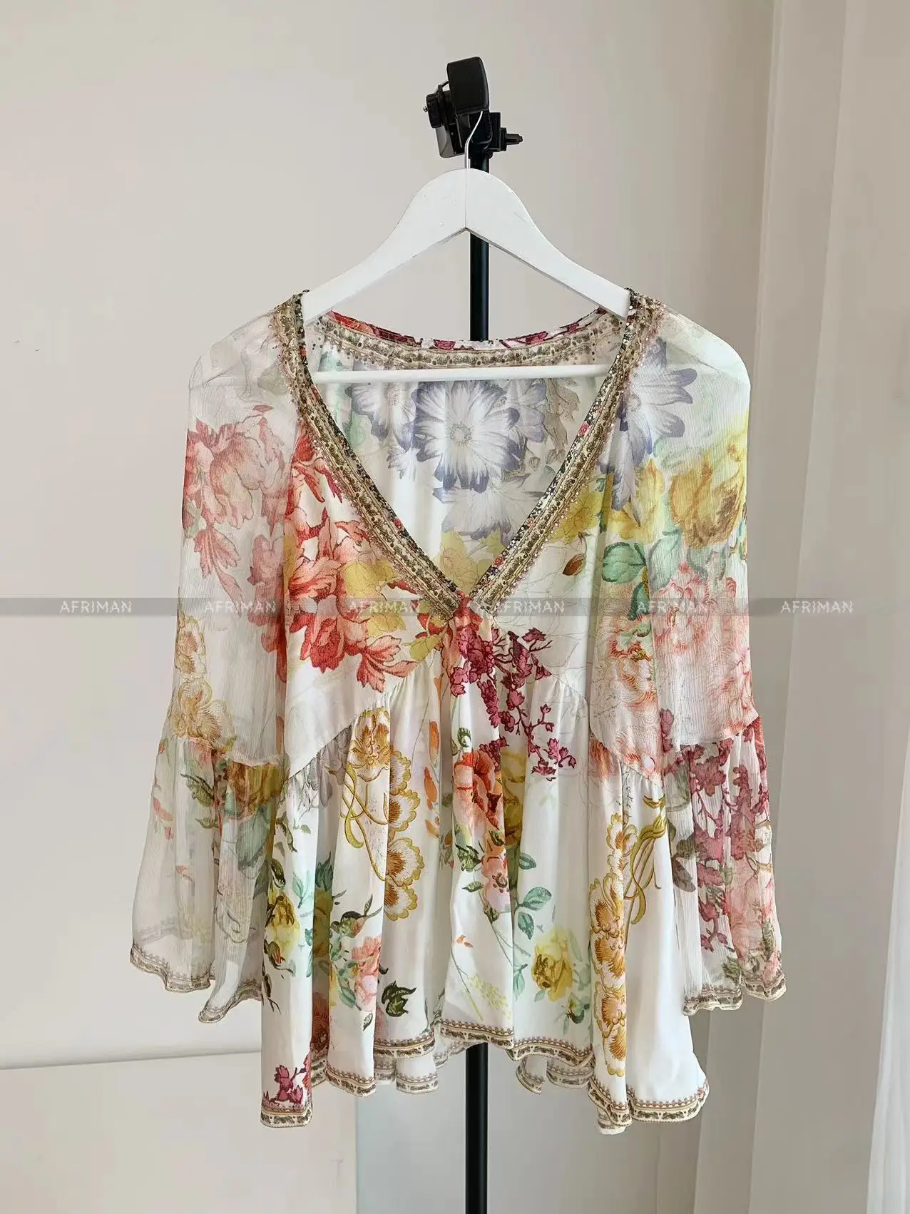 Saashi V-Neck Flower Blouse