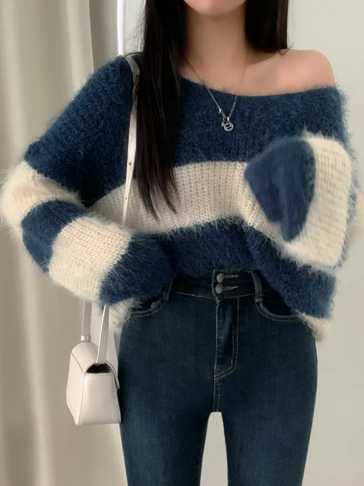 ���� ��Ÿ�� V-neck ��Ʈ ������ ���� �ܿ� ���ο� ��� �÷� ��ũ�� ���� ������ �� ��ġ ĳ�־� �� �Ҹ� ž