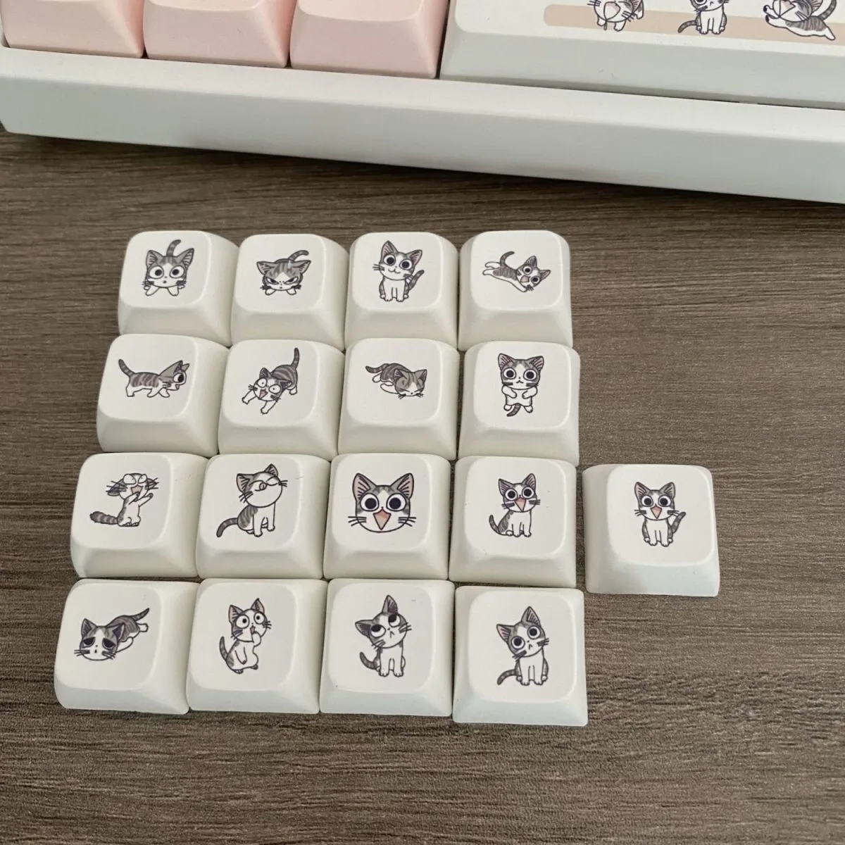 Cute Cat Tema Rosa Keycap Xda Perfil Keycaps Pbt Dye-sub Cherry mx Switch Gmmk Pro Gaming Teclado Mecânico 136 Chaves - Imagem 3