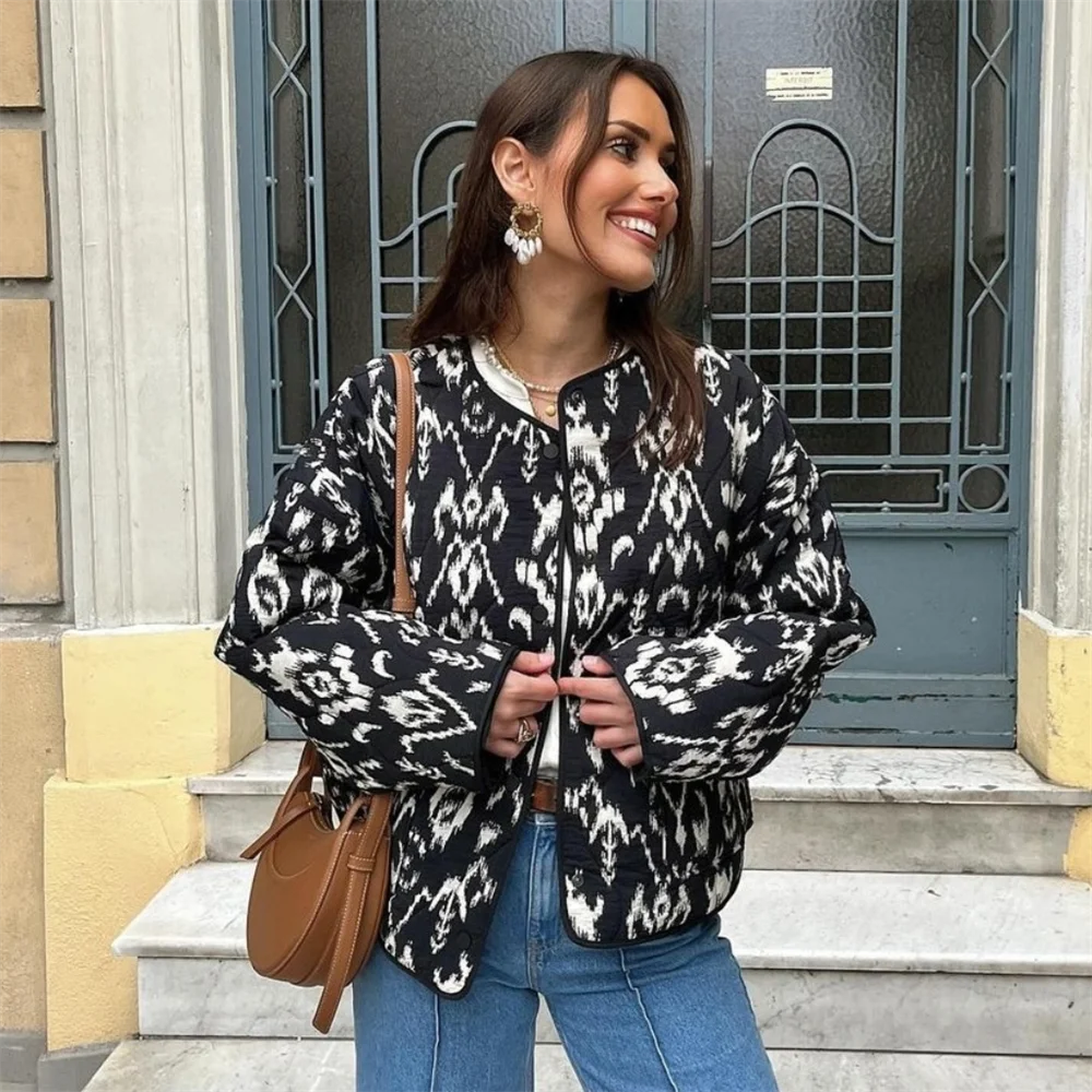 PB&ZA 2024 Spring New Women's Fashion and Elegance Short and Versatile Printed Quilted Round Face Jacket Coat 2