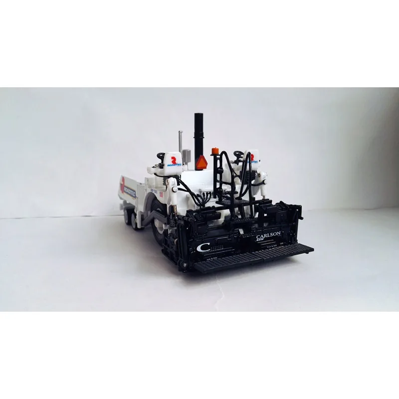 N-584374 1:50 Roadtec RP190 Paver toy