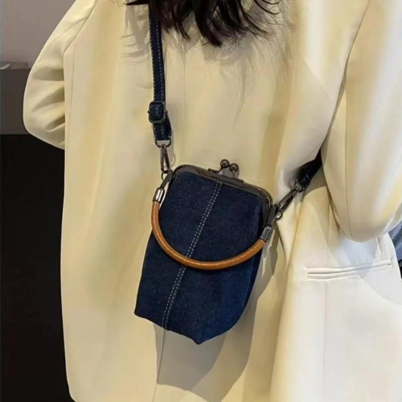 Denim Kiss Lock Mini Bag with Retro Metal Clasp, Trendy & Versatile for Daily Outings, Casual Looks with Classic Blue Texture